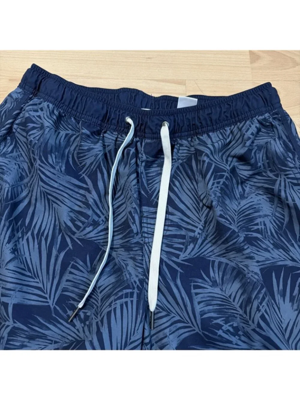Fair Harbor mens blue floral print lined swim trunks shorts size Large